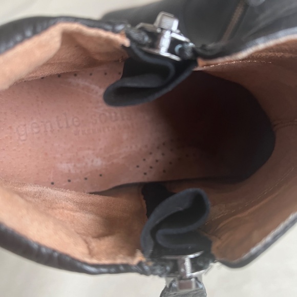 Kenneth Cole Gentle Souls Carter Leather Mid Top Cushioned Comfy Black Sneakers - Picture 8 of 12